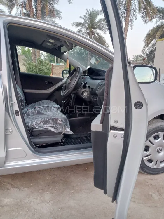 Toyota Vitz 2008 for Sale in Dera ismail khan Image-1