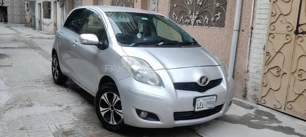 Toyota Vitz 2009 for Sale in Peshawar Image-1