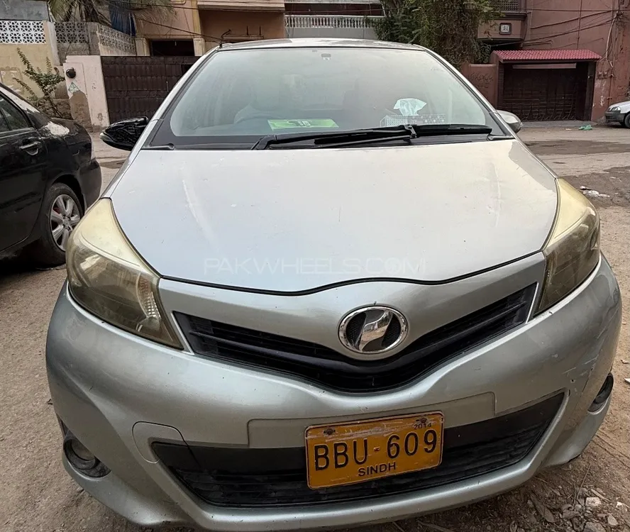 Toyota Vitz 2011 for Sale in Karachi Image-1