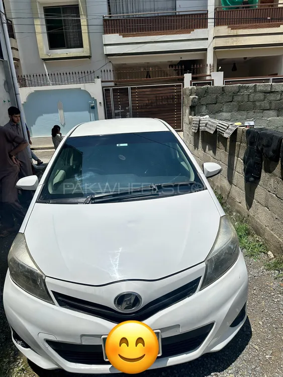 Toyota Vitz 2011 for Sale in Abbottabad Image-1