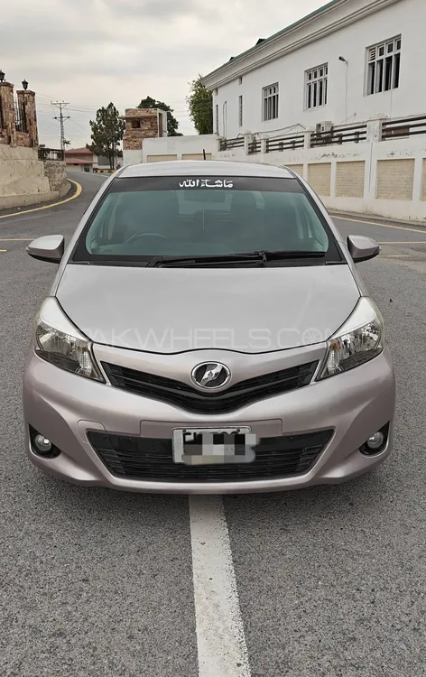 Toyota Vitz 2012 for Sale in Islamabad Image-1