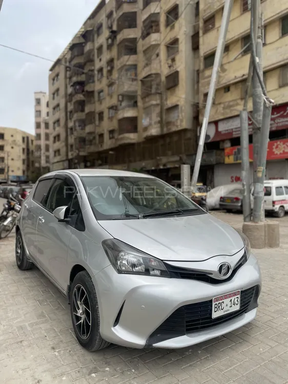 Toyota Vitz 2016 for Sale in Karachi Image-1