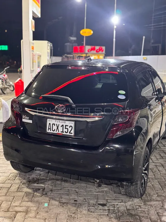 Toyota Vitz 2016 for Sale in Lahore Image-1
