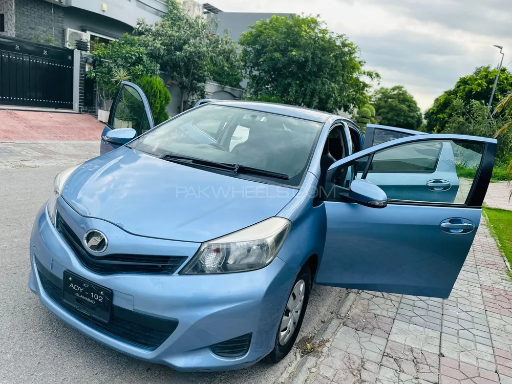 Toyota Vitz 2013 for Sale in Islamabad Image-1