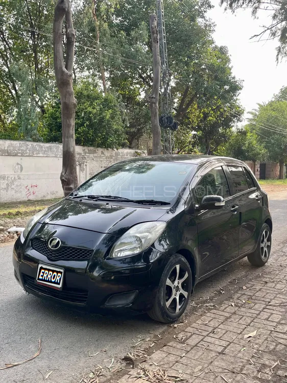 Toyota Vitz 2010 for Sale in Lahore Image-1