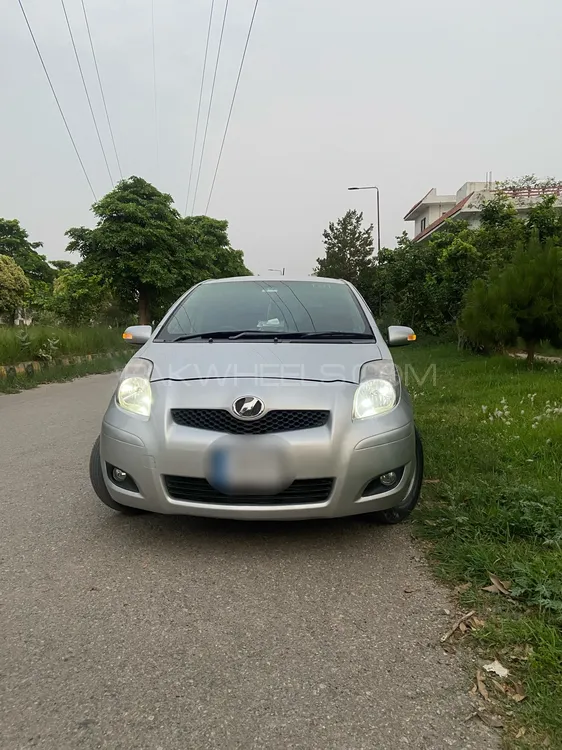 Toyota Vitz 2010 for Sale in Islamabad Image-1