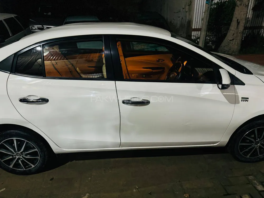 Toyota Yaris Sedan 2020 for Sale in Karachi Image-1
