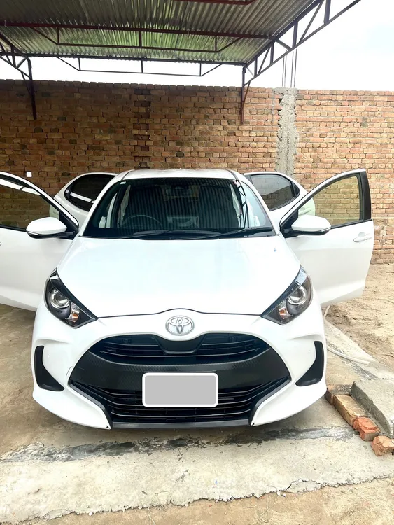 Toyota Yaris Hatchback 2023 for Sale in Kot addu Image-1