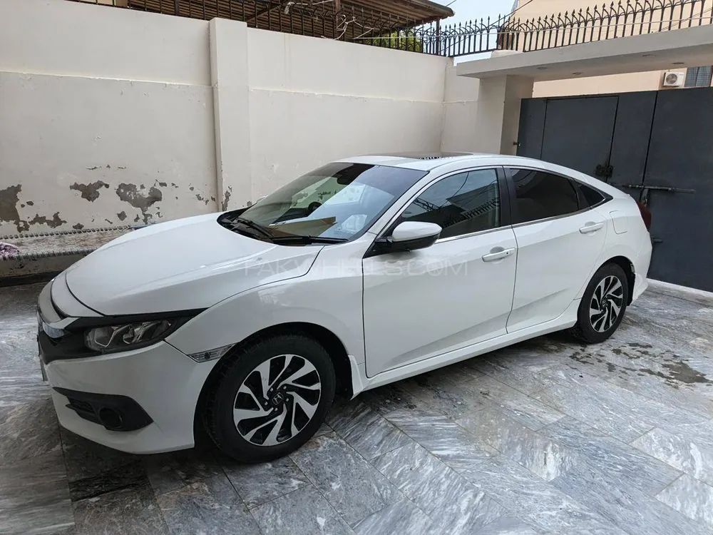 Honda Civic 2018 for Sale in Hyderabad Image-1