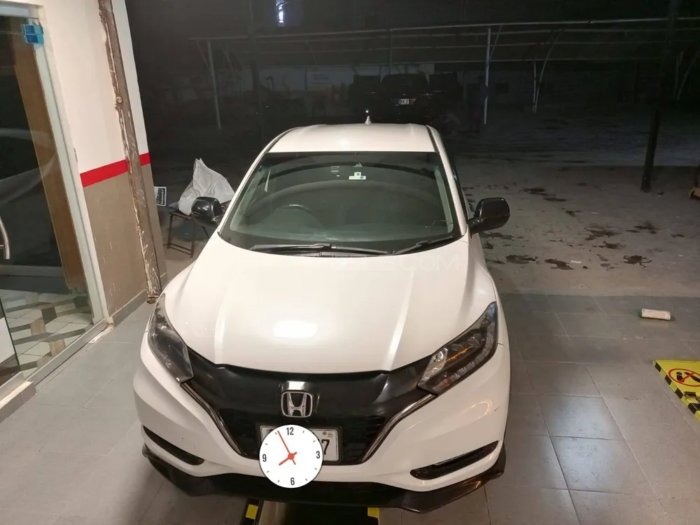 Honda Vezel 2016 for Sale in Chakwal Image-1