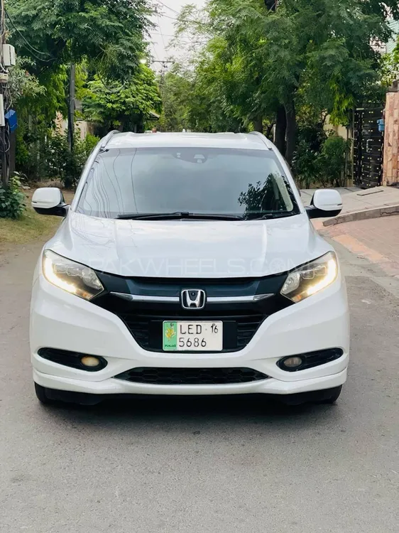 Honda Vezel 2016 for Sale in Lahore Image-1