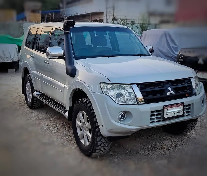 مٹسوبیشی پجیرو 2013 for Sale in کراچی Image-1