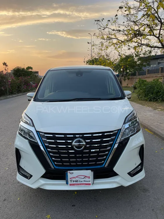 Nissan Serena 2019 for Sale in Islamabad Image-1