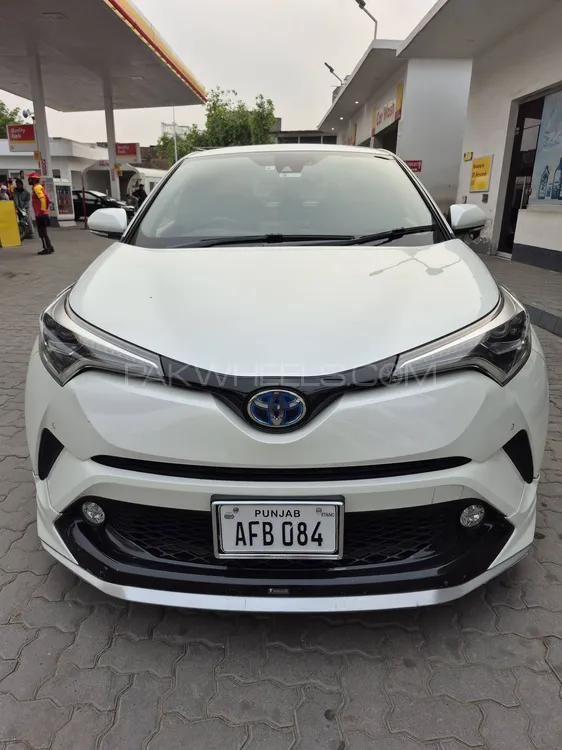 Toyota C-HR 2017 for Sale in Lahore Image-1