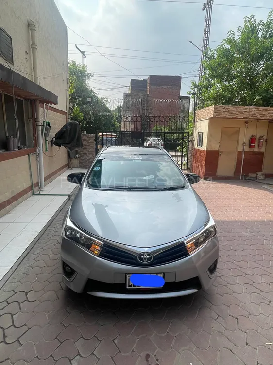 Toyota Corolla 2015 for Sale in Lahore Image-1