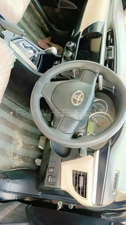 Toyota Corolla 2015 for Sale in Islamabad Image-1