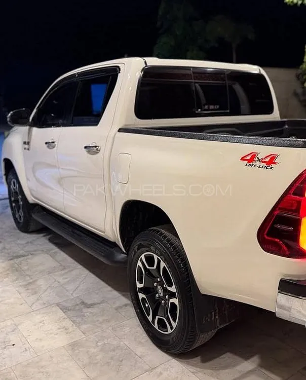 Toyota Hilux 2021 for Sale in Karachi Image-1