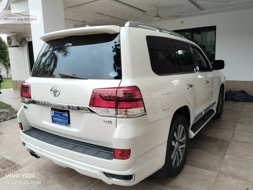 Toyota Land Cruiser 2016 for Sale in Lahore Toyota Land Cruiser 2016 for Sale in Lahore Image-4