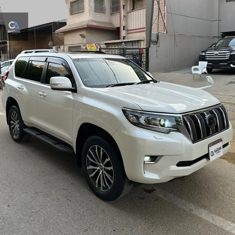 Toyota Prado 2017 for Sale in Karachi Image-1