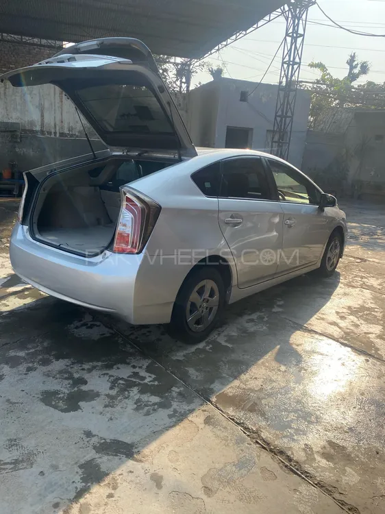 Toyota Prius 2012 for Sale in Peshawar Image-1