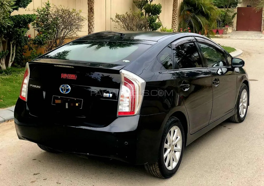 Toyota Prius 2013 for Sale in Karachi Toyota Prius 2013 for Sale in Karachi Image-7