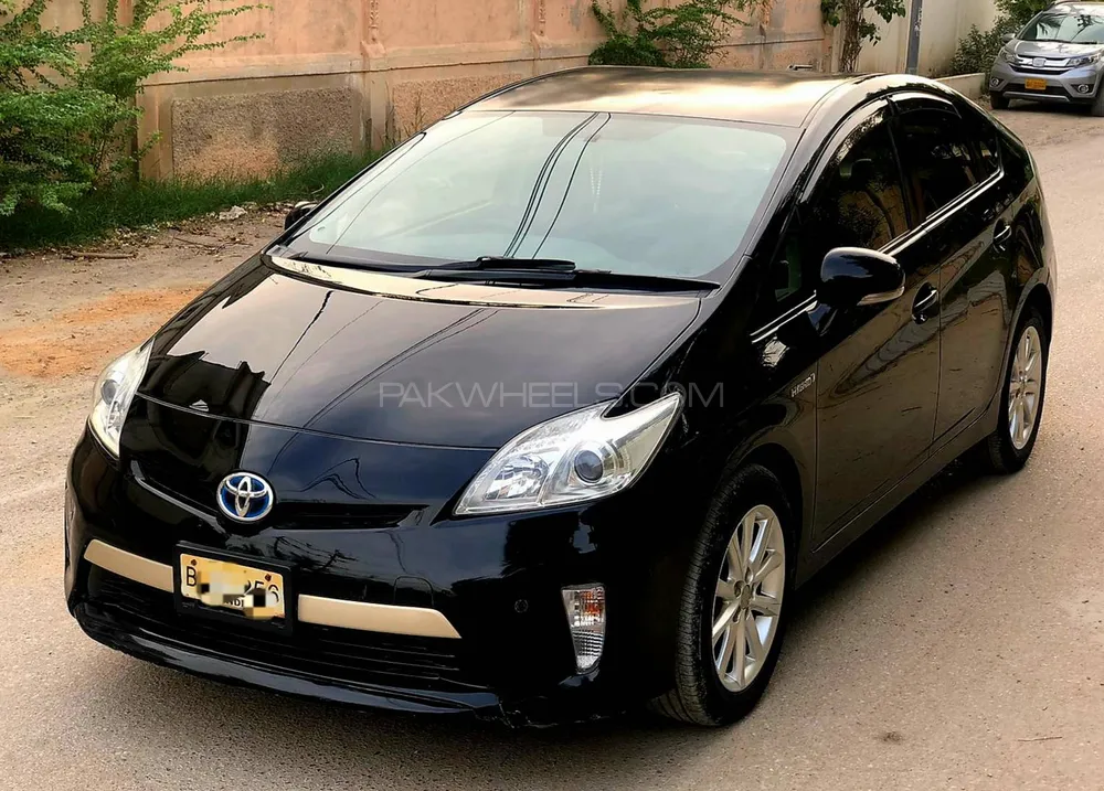 Toyota Prius 2013 for Sale in Karachi Toyota Prius 2013 for Sale in Karachi Image-5
