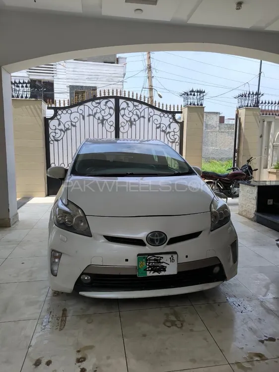 Toyota Prius 2016 for Sale in Gujranwala Image-1