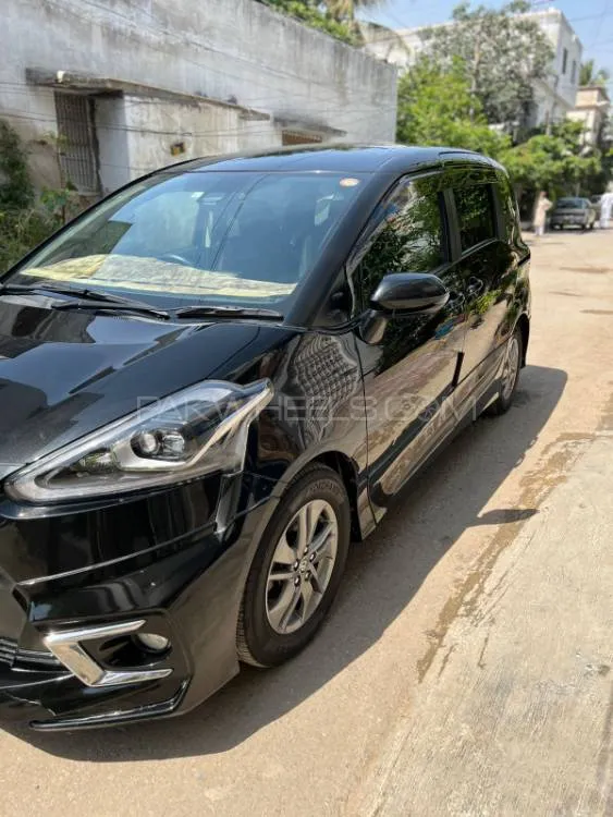Toyota Sienta 2017 for Sale in Karachi Image-1