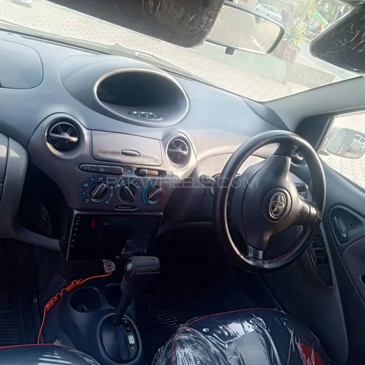 Toyota Vitz 2002 for Sale in Mardan Image-1