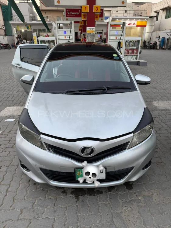 Toyota Vitz 2012 for Sale in Lahore Image-1