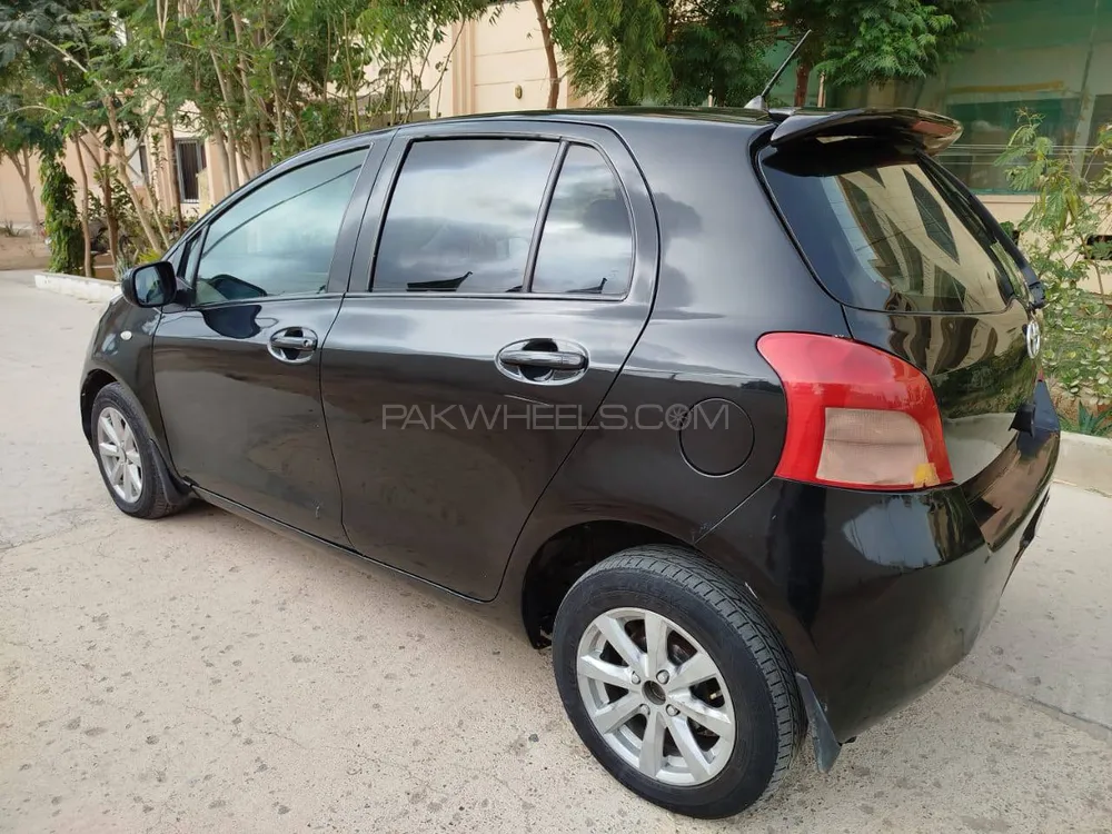 Toyota Vitz 2012 for Sale in Karachi Image-1