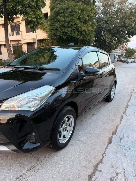 Toyota Vitz 2017 for Sale in Islamabad Image-1