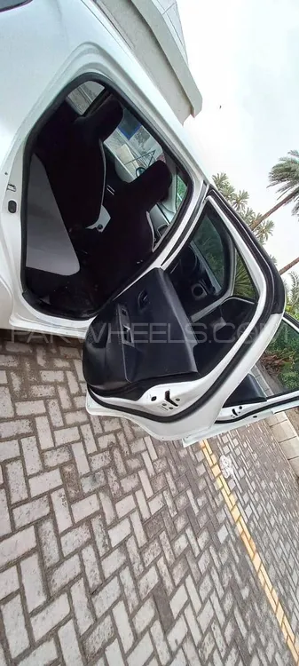 Toyota Vitz 2015 for Sale in Multan Image-1