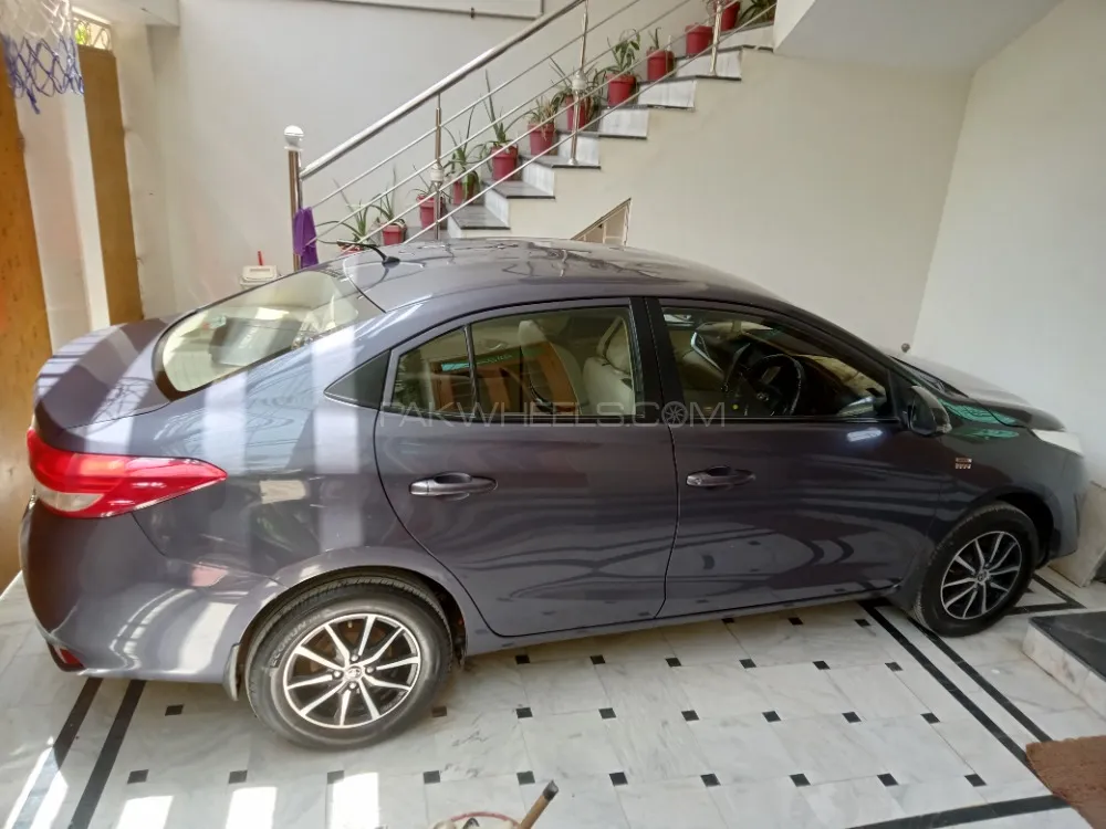 Toyota Yaris Sedan 2021 for Sale in Karachi Image-1