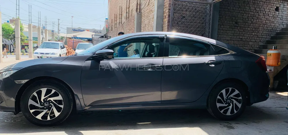 Honda Civic 2018 for Sale in Multan Image-1