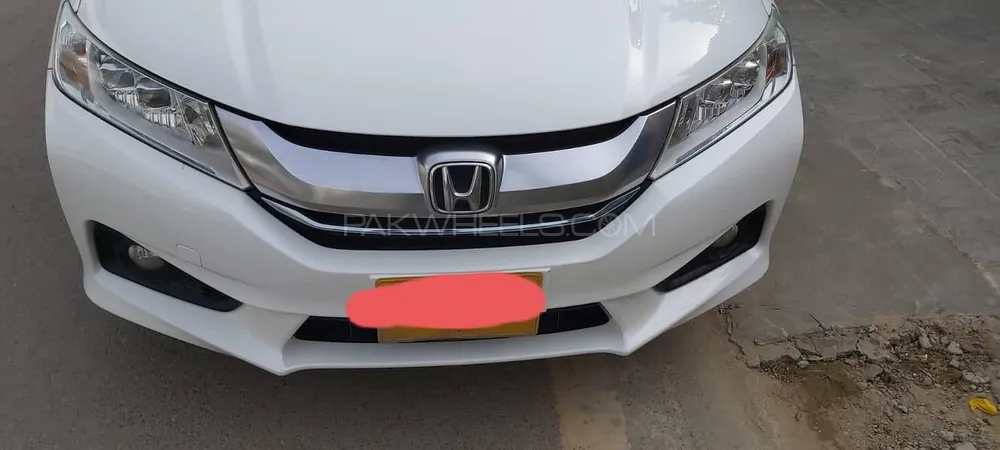 Honda Grace Hybrid 2015 for Sale in Karachi Image-1