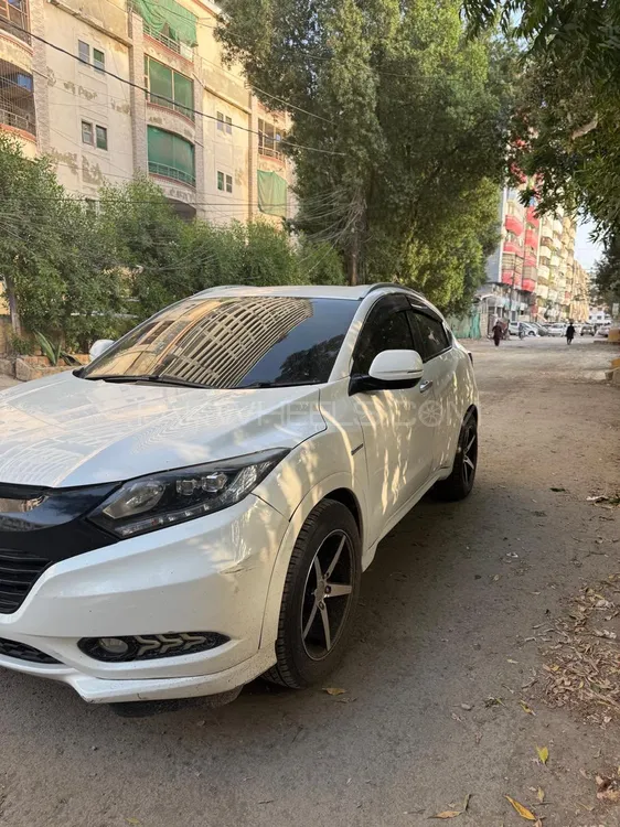 Honda Vezel 2015 for Sale in Karachi Image-1