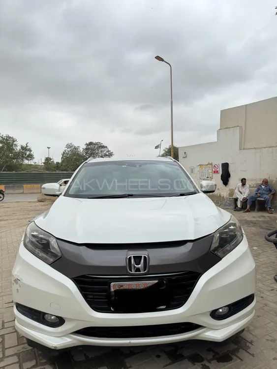 Honda Vezel 2016 for Sale in Karachi Image-1