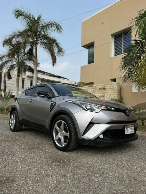 Toyota C-HR 2017 for Sale in Karachi Image-1