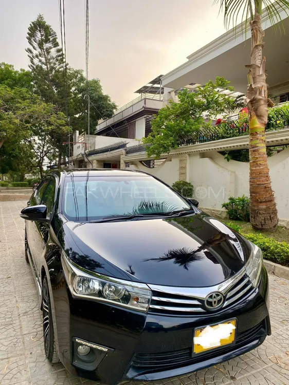 Toyota Corolla 2015 for Sale in Karachi Image-1