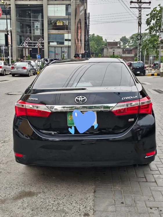 Toyota Corolla 2015 for Sale in Lahore Image-1