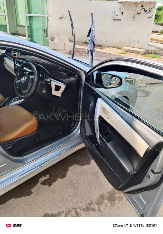 Toyota Corolla 2015 for Sale in Phalia Image-1