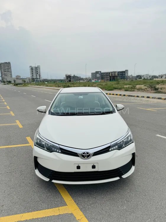 Toyota Corolla 2017 for Sale in Peshawar Image-1