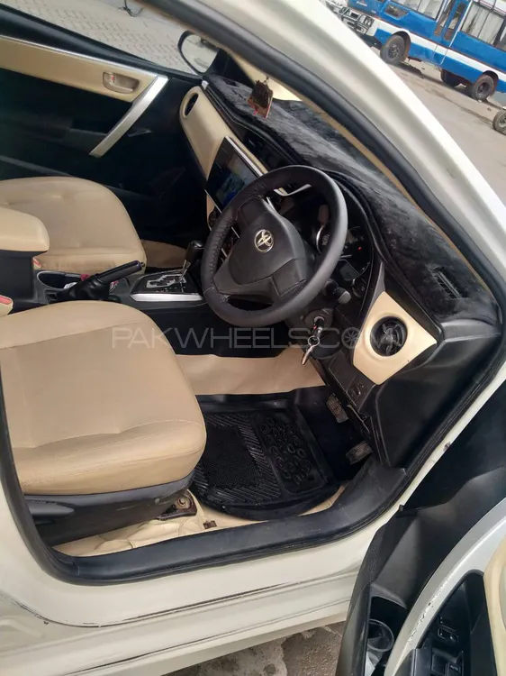 Toyota Corolla 2018 for Sale in Faisalabad Image-1
