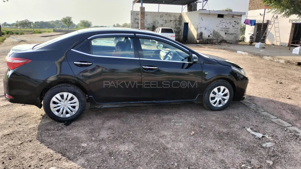 Toyota Corolla 2015 for Sale in Lahore Image-1