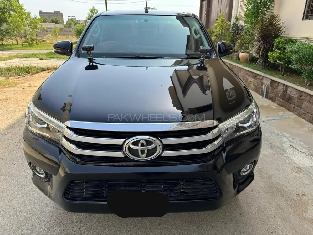 Toyota Hilux 2021 for Sale in Karachi Image-1
