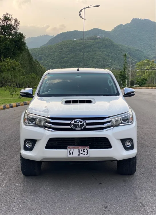 Toyota Hilux 2017 for Sale in Islamabad Image-1