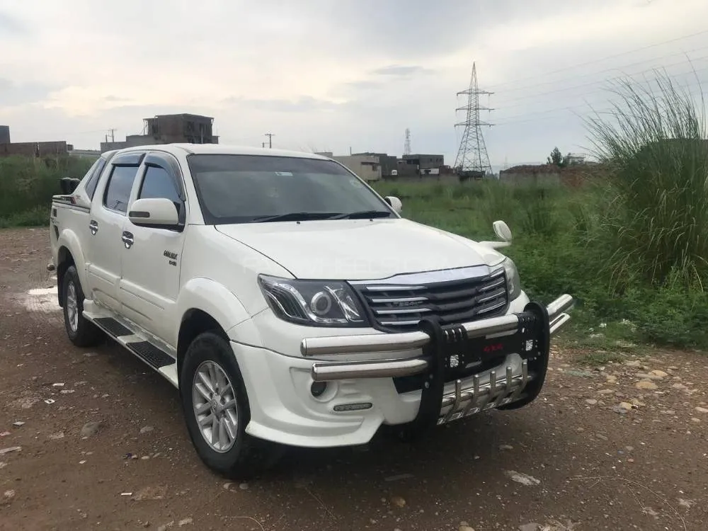 Toyota Hilux 2014 for Sale in Islamabad Image-1