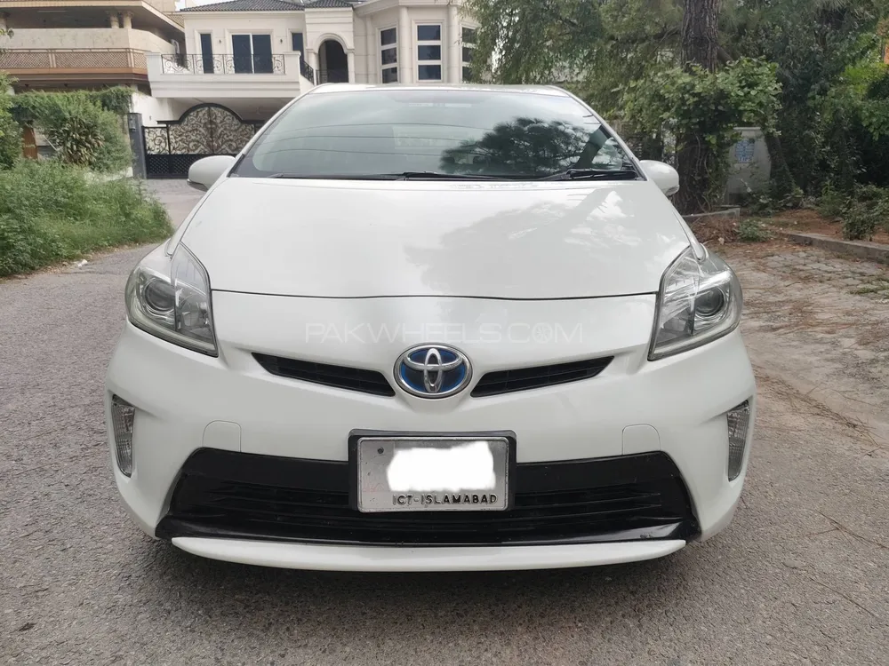 Toyota Prius 2014 for Sale in Islamabad Image-1