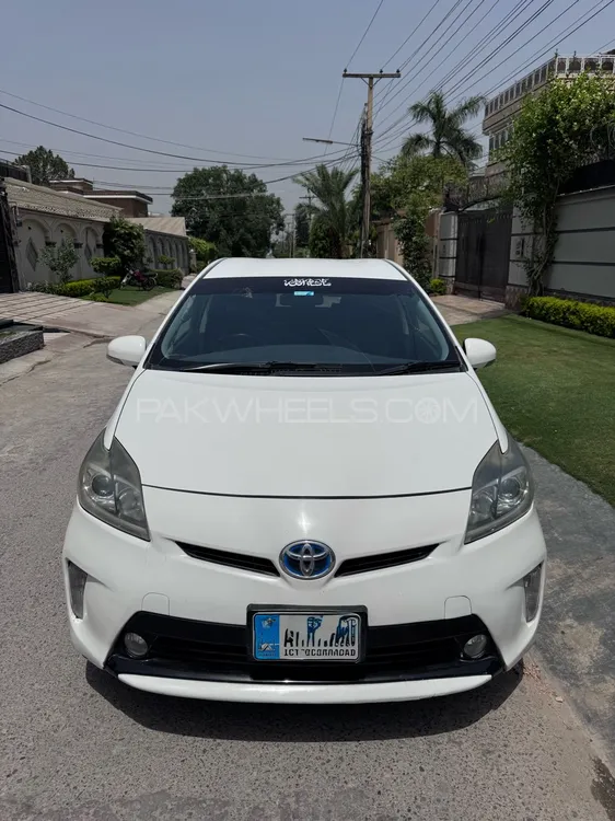 Toyota Prius 2013 for Sale in Peshawar Image-1